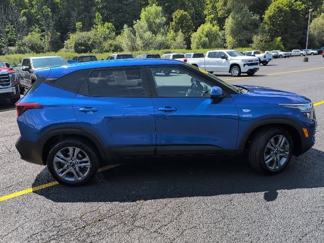Used 2021 Kia Seltos LX AWD/4WD image 6
