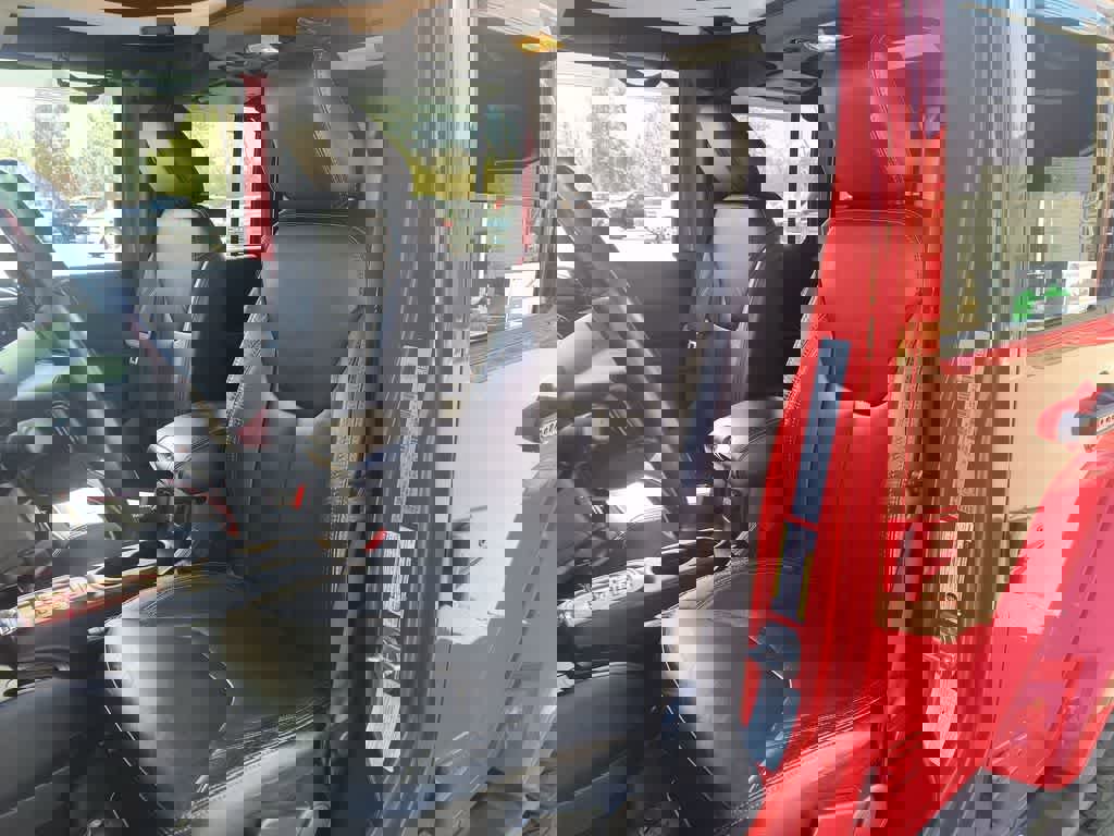 Used 2018 Jeep Wrangler Unlimited Sahara w/ Max Tow Package image 11