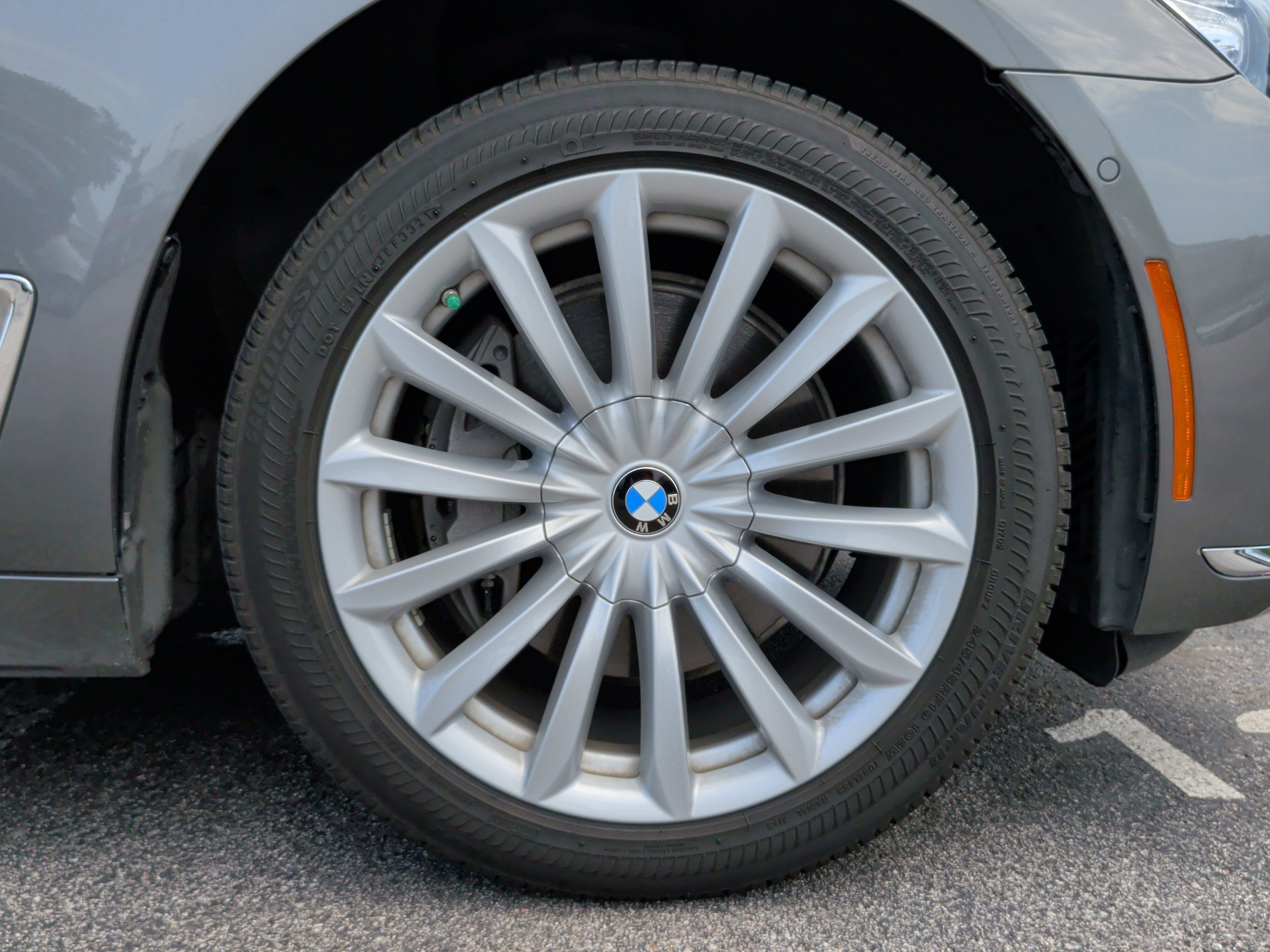 Used 2016 BMW 740i RWD image 13