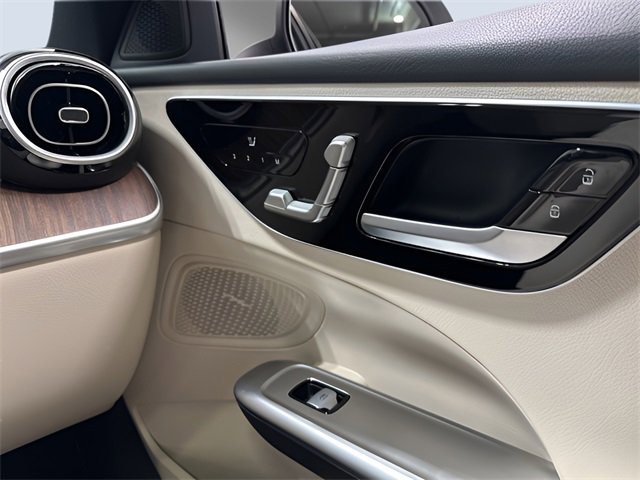 Used 2025 Mercedes-Benz C 300 C 300 image 32