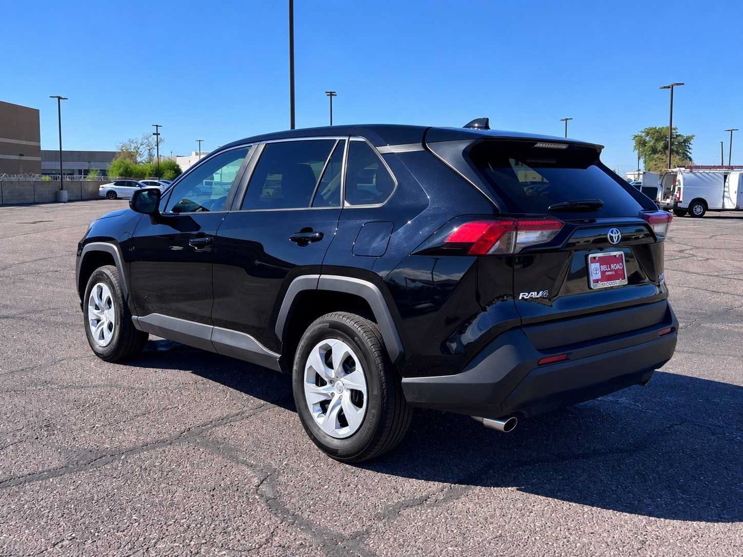 Used 2025 Toyota RAV4 LE AWD/4WD image 6