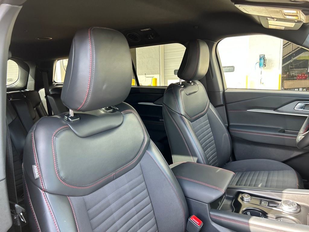 Certified 2025 Ford Explorer ST-Line w/ Premium Package image 15