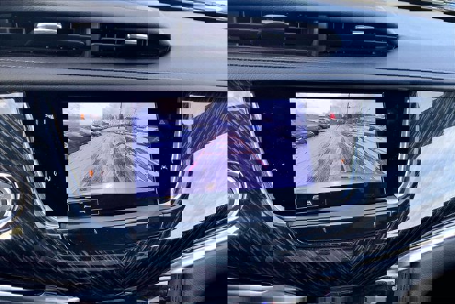 Used 2025 Cadillac XT6 Premium Luxury image 21