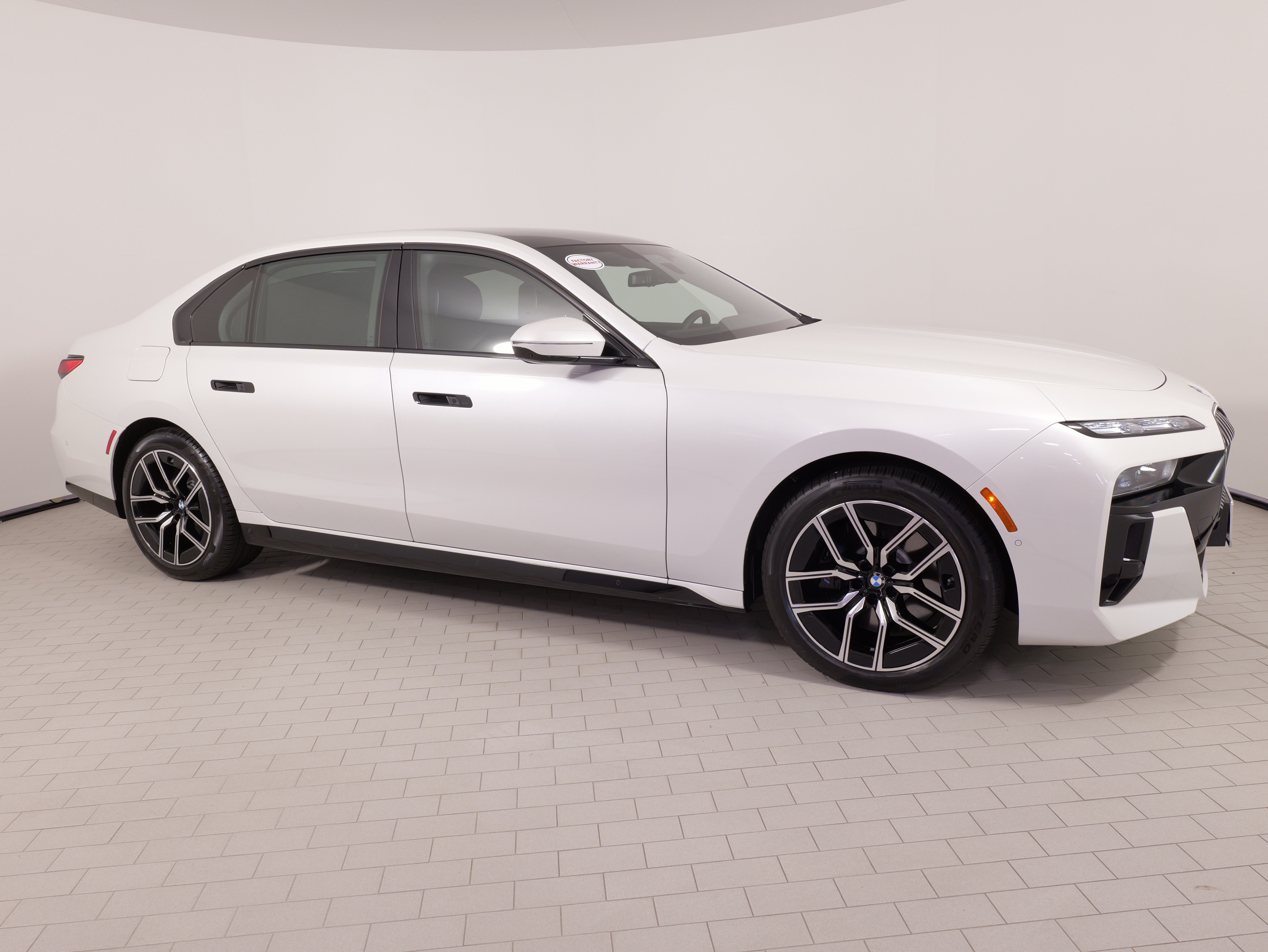 Used 2025 BMW 740i xDrive w/ Executive Package AWD/4WD image 10