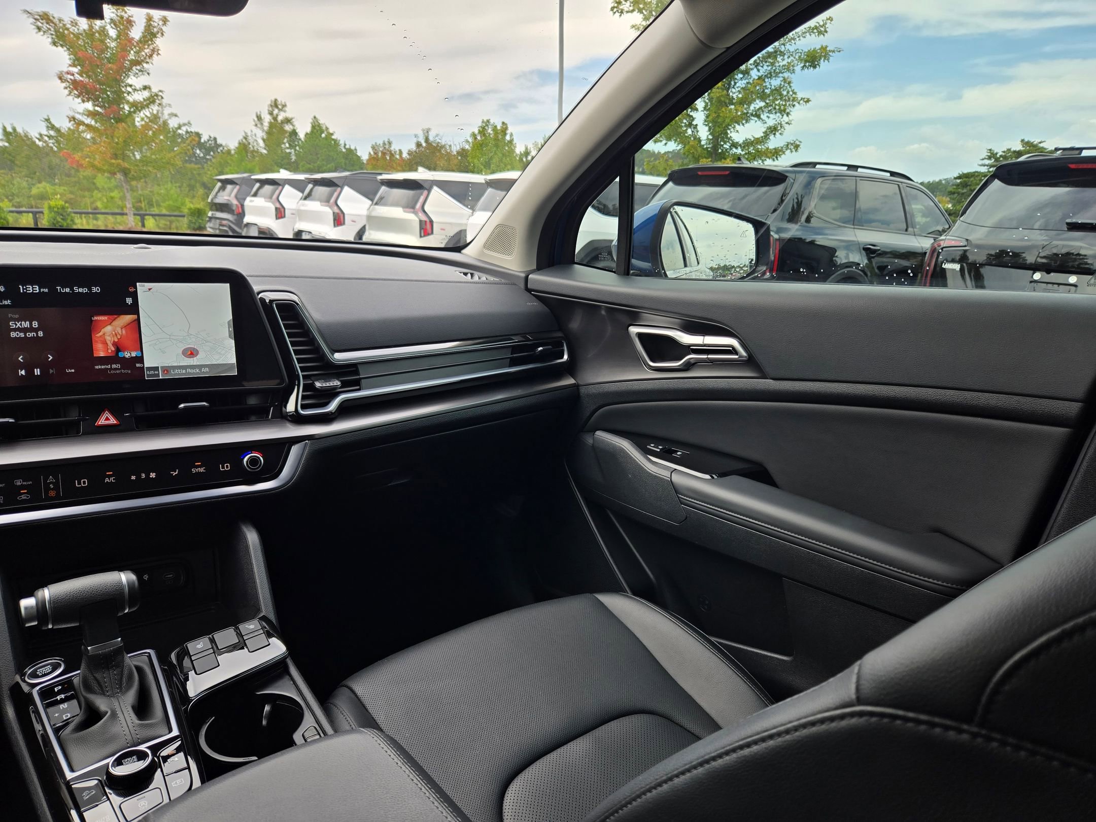Used 2025 Kia Sportage EX image 11