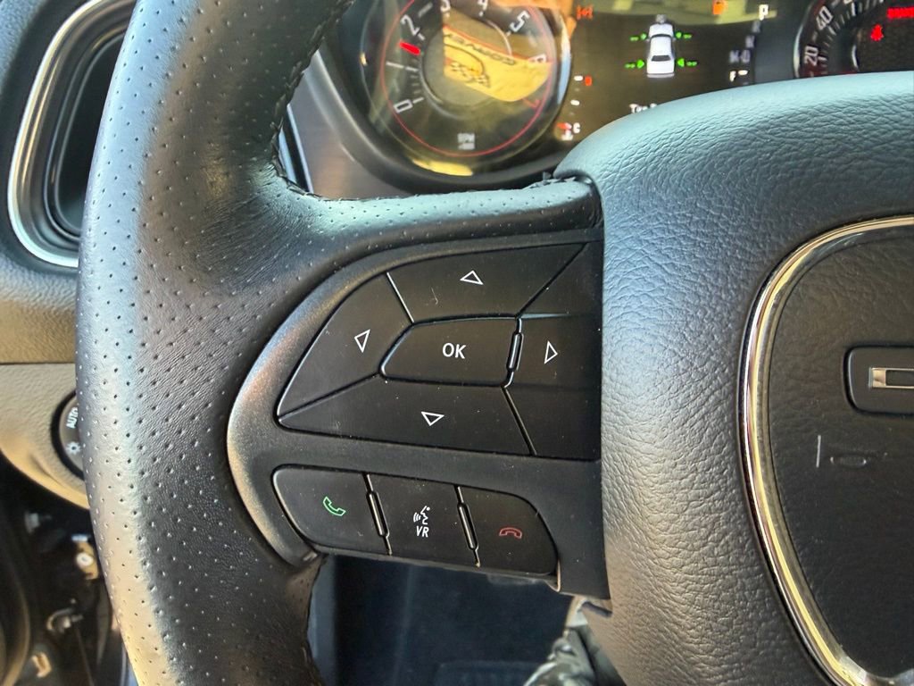 Used 2018 Dodge Challenger SXT w/ Blacktop Package image 9