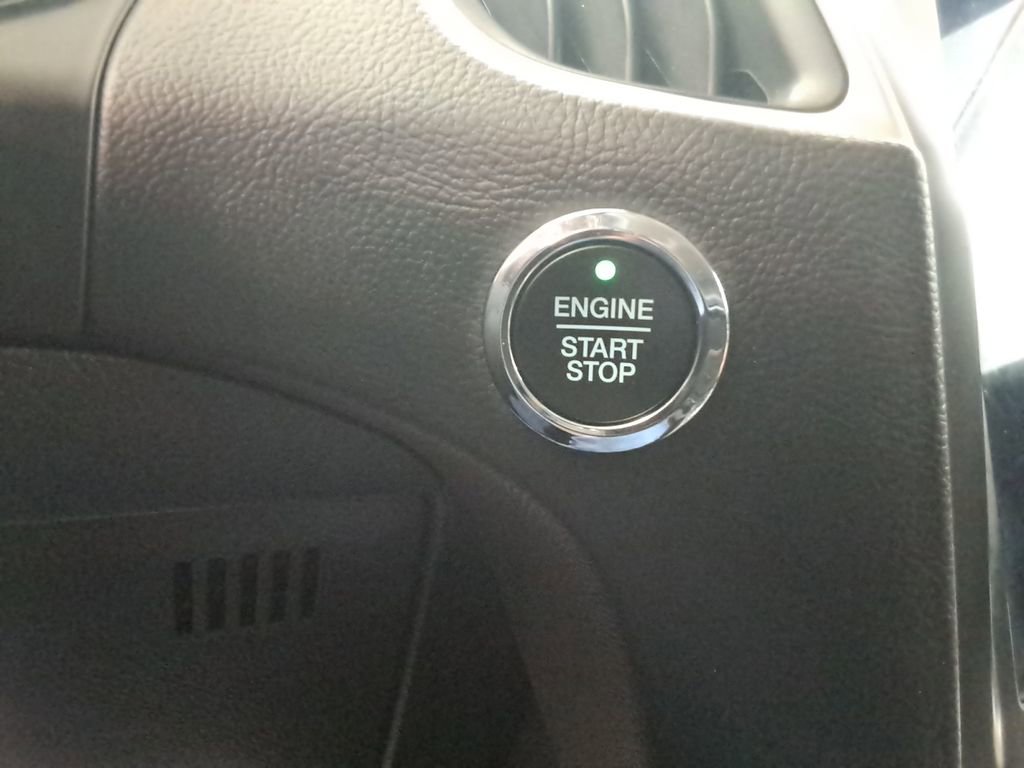 Used 2024 Ford Edge SEL image 26