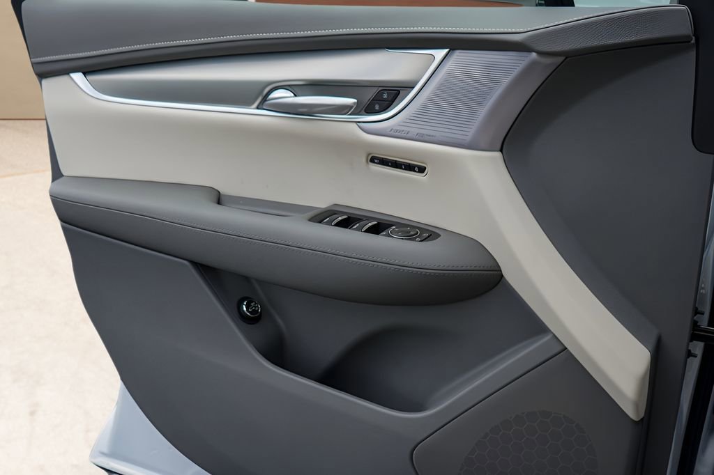 New 2026 Cadillac XT5 Premium Luxury w/ Driver Assist Package FWD image 17