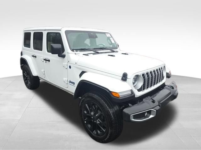 Used 2025 Jeep Wrangler Unlimited Sahara w/ Safety Group image 9