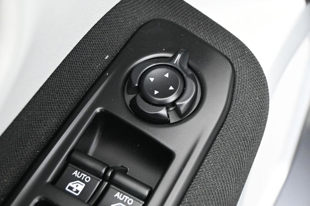 Used 2020 Jeep Renegade Latitude AWD/4WD image 12