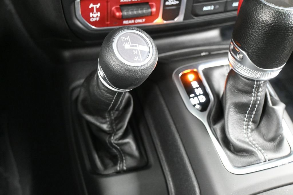 Used 2024 Jeep Gladiator Sport AWD/4WD image 20