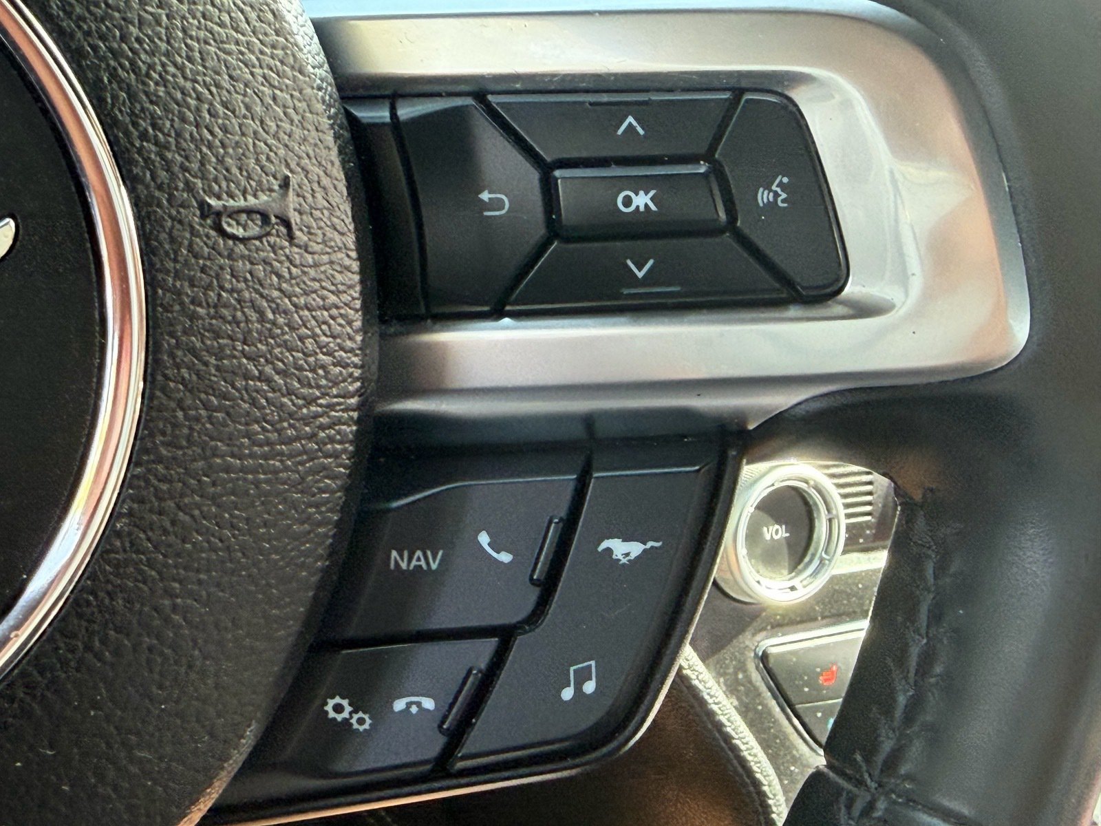Used 2020 Ford Mustang Premium w/ Equipment Group 201A RWD image 22