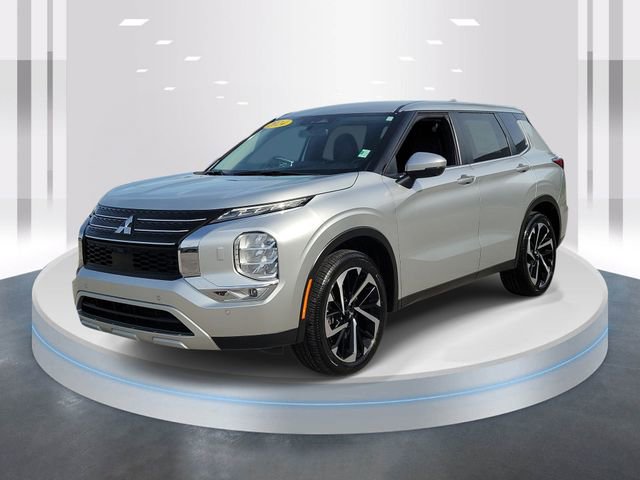 Used 2024 Mitsubishi Outlander SE AWD/4WD image 3