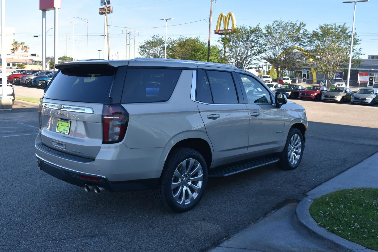 Used 2021 Chevrolet Tahoe Premier w/ Premium Package RWD image 12