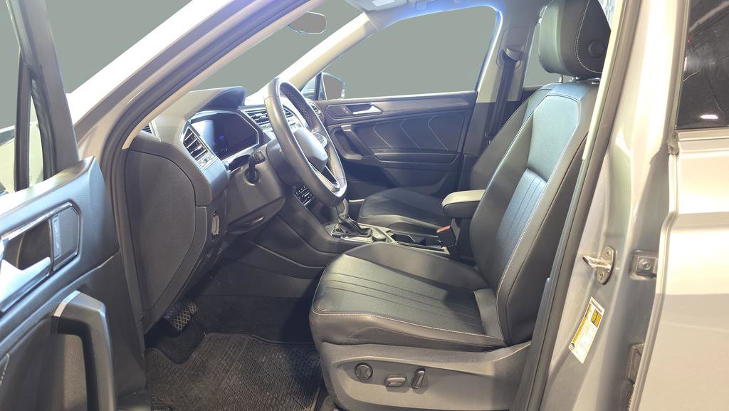 Used 2022 Volkswagen Tiguan SE image 10