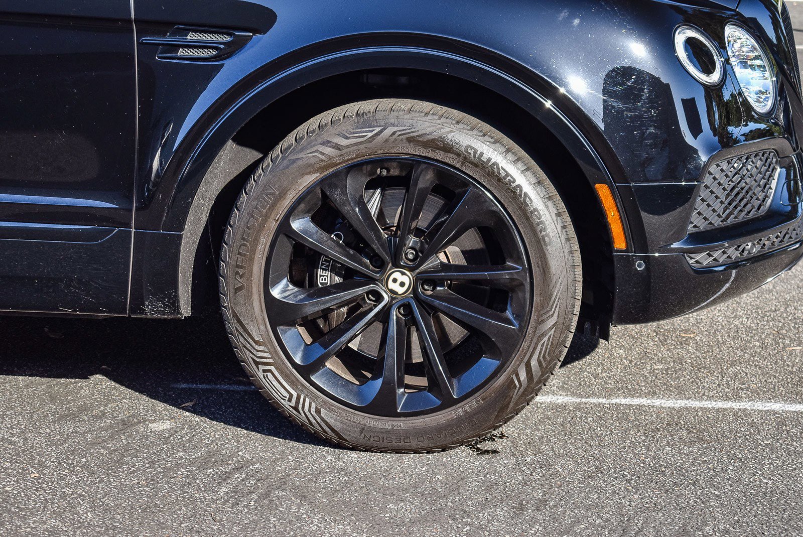 Used 2019 Bentley Bentayga image 10