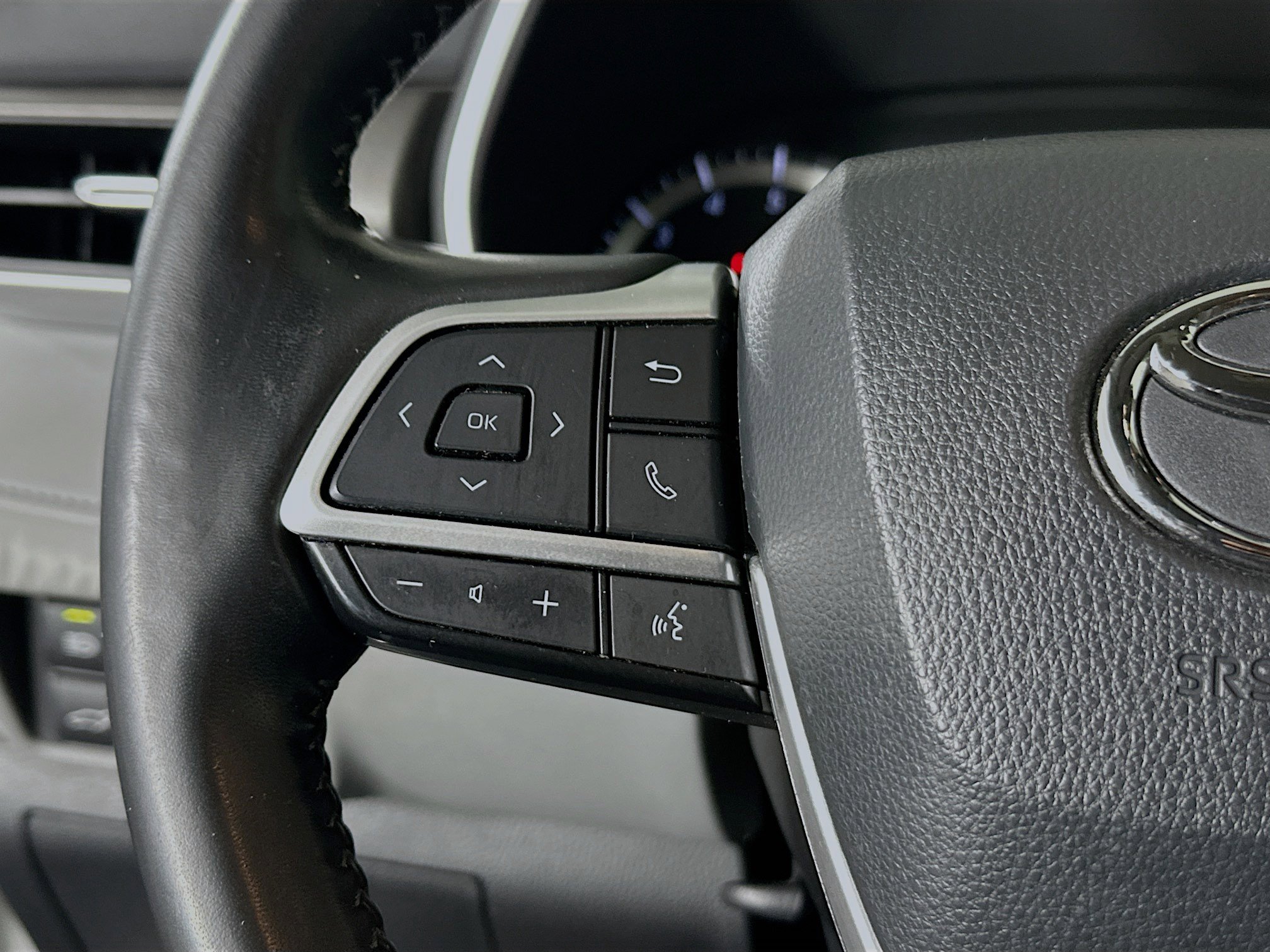 Used 2023 Toyota Highlander XLE FWD image 16