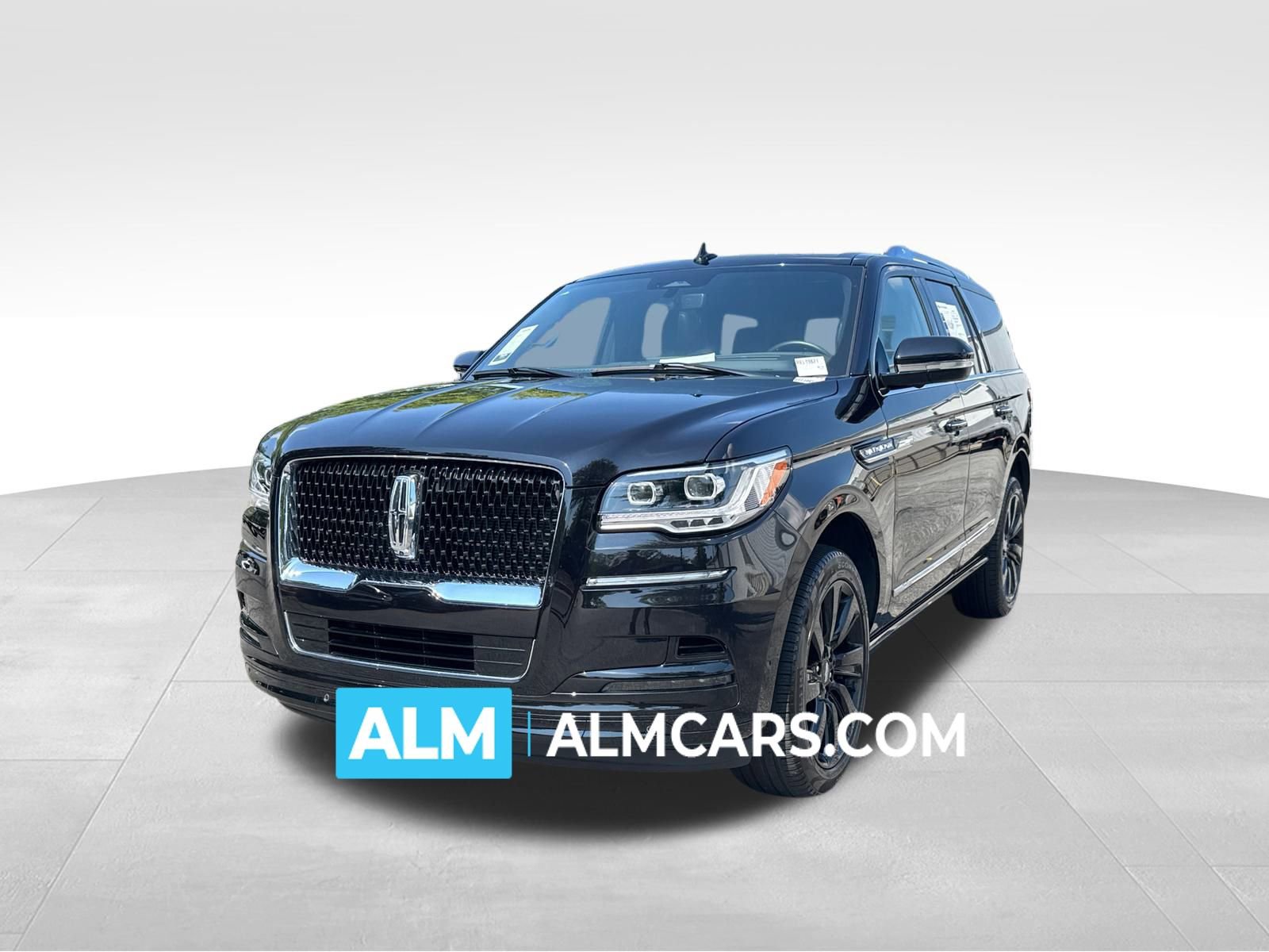 Used 2024 Lincoln Navigator Reserve w/ Monochromatic Package