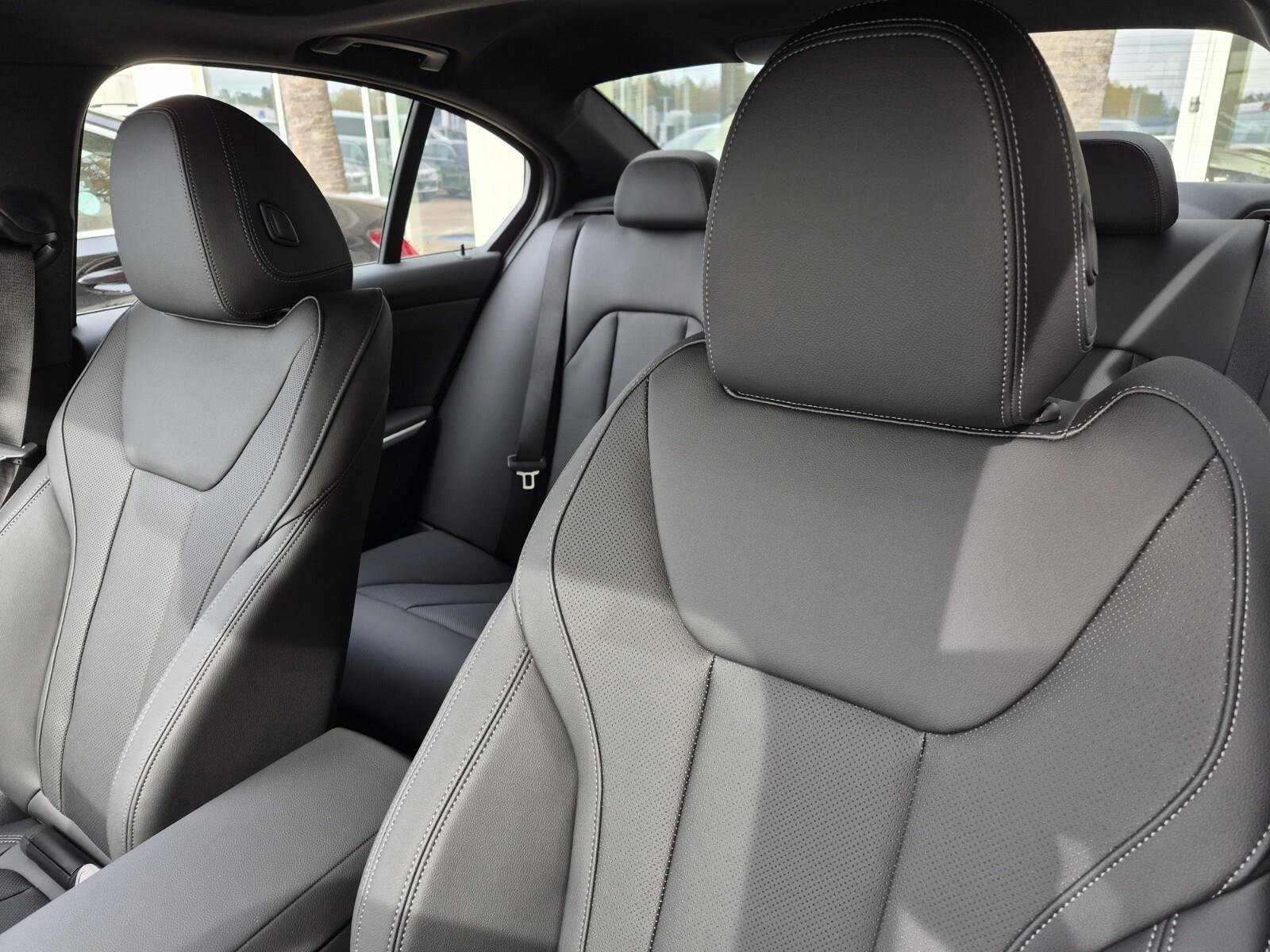 New 2026 BMW 330i xDrive Sedan w/ M Sport Package image 28