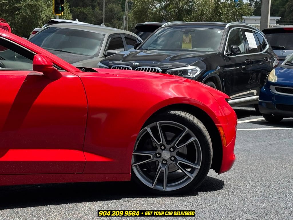 Used 2020 Chevrolet Camaro LT RWD image 10
