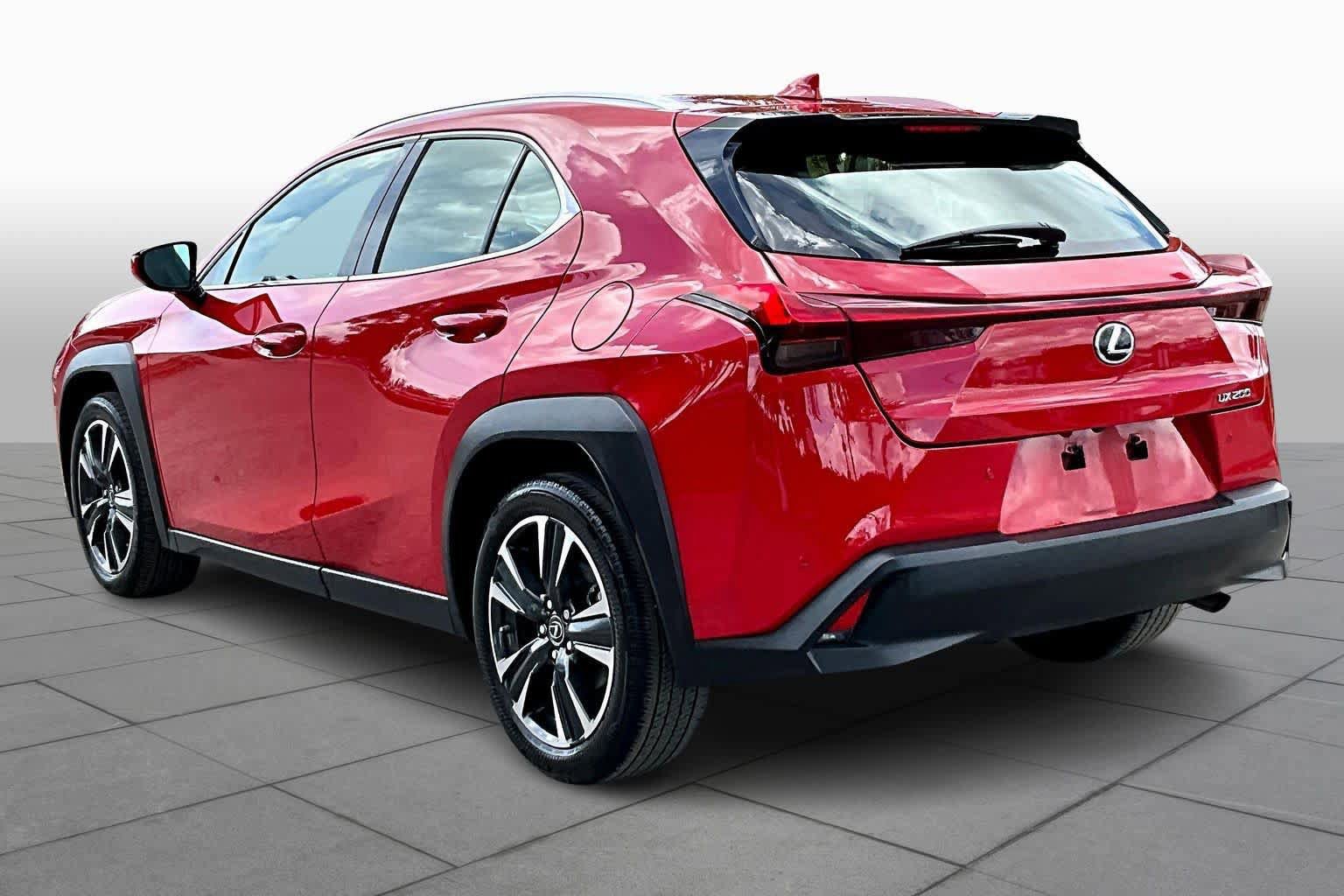 Used 2020 Lexus UX 200 w/ Premium Package image 12