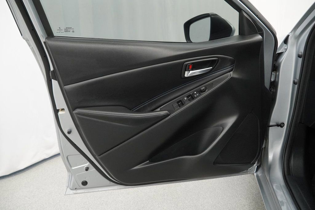 Used 2020 Toyota Yaris XLE image 34