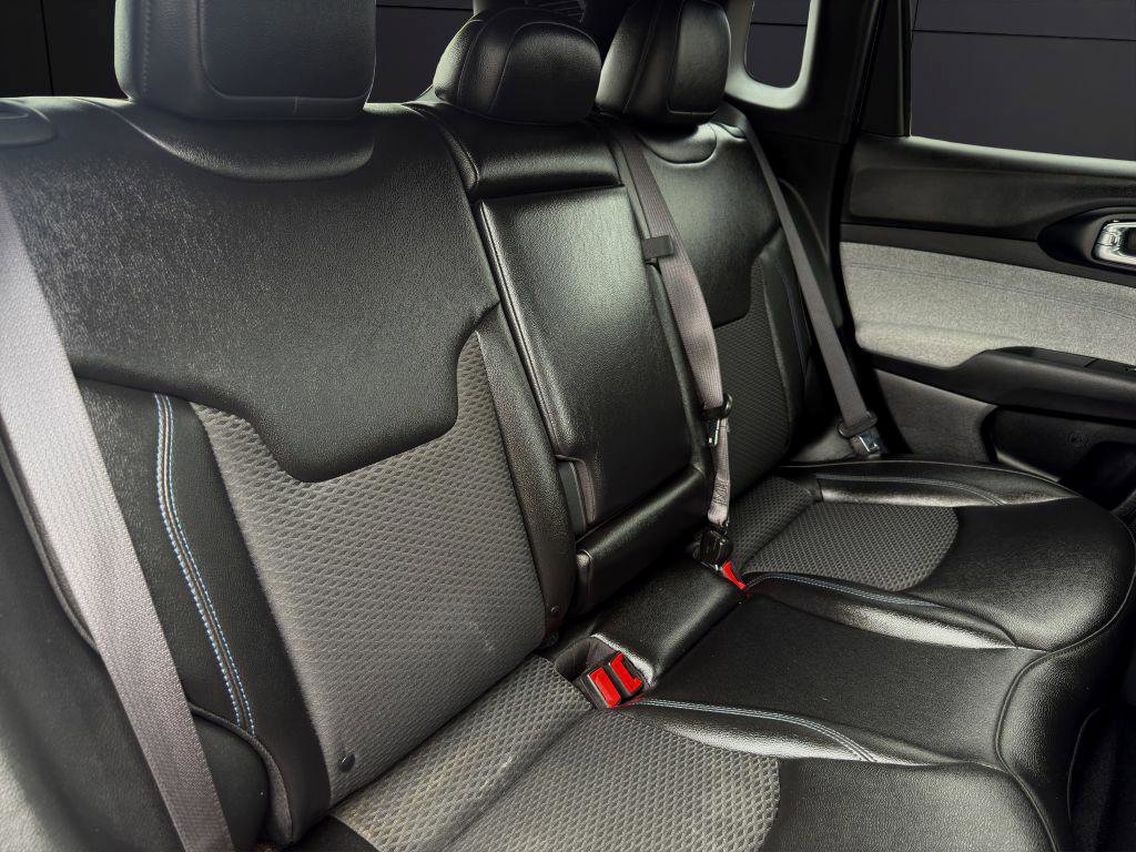 Used 2024 Jeep Compass Latitude image 20