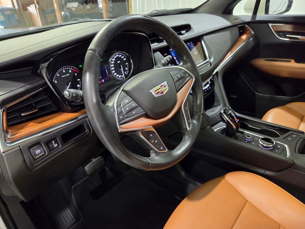 Used 2022 Cadillac XT5 Premium Luxury image 5