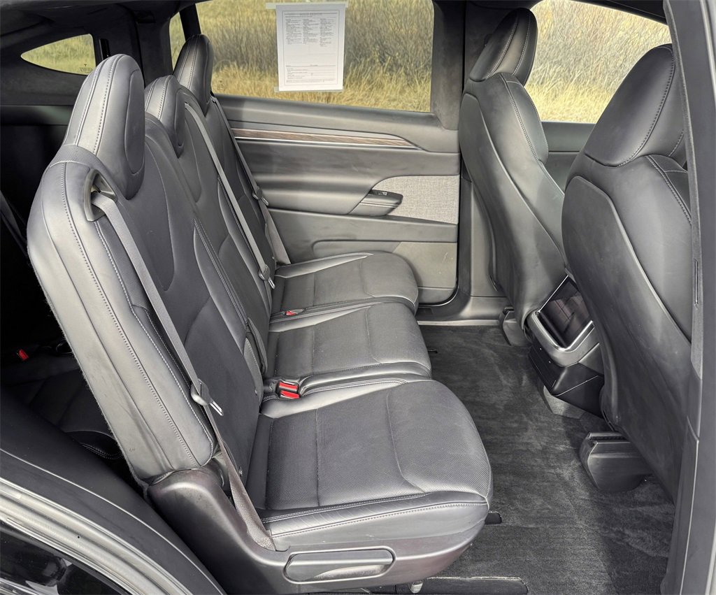 Used 2022 Tesla Model X image 28