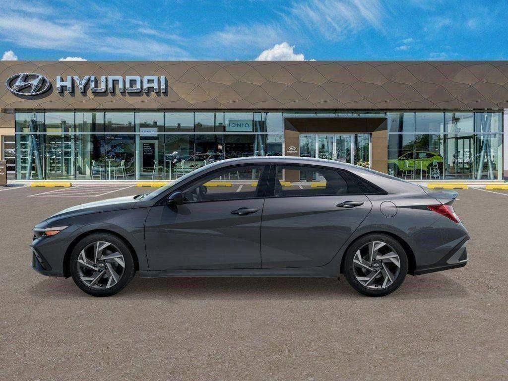 New 2026 Hyundai Elantra SEL Sport image 3