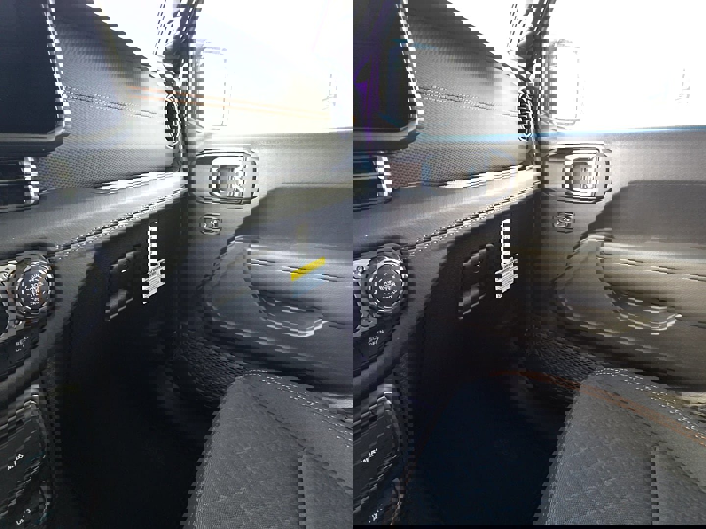 New 2026 Jeep Gladiator Mojave w/ Steel Bumper Group image 9