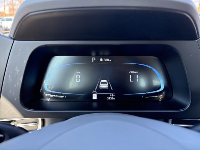 Certified 2025 Hyundai Elantra Sport image 17