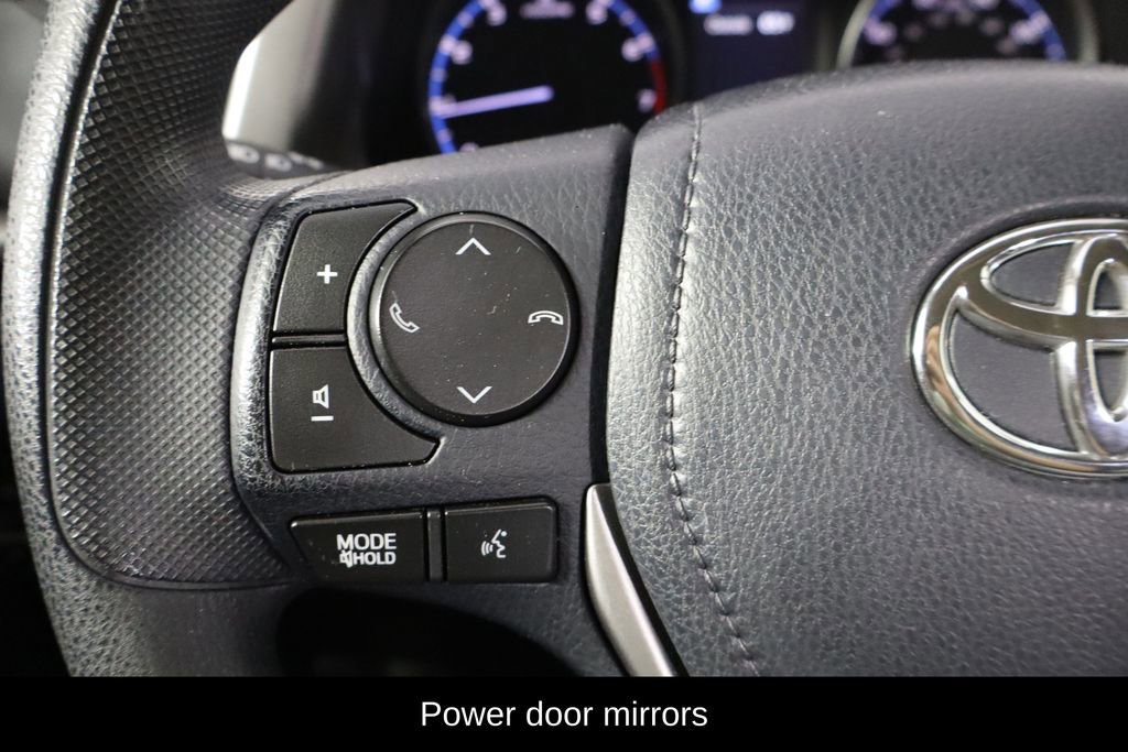 Used 2017 Toyota RAV4 LE image 8