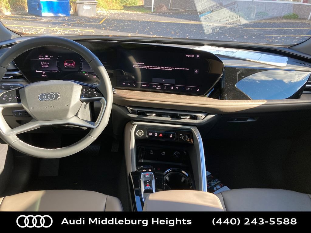 Used 2025 Audi Q5 Premium w/ Convenience Package image 14