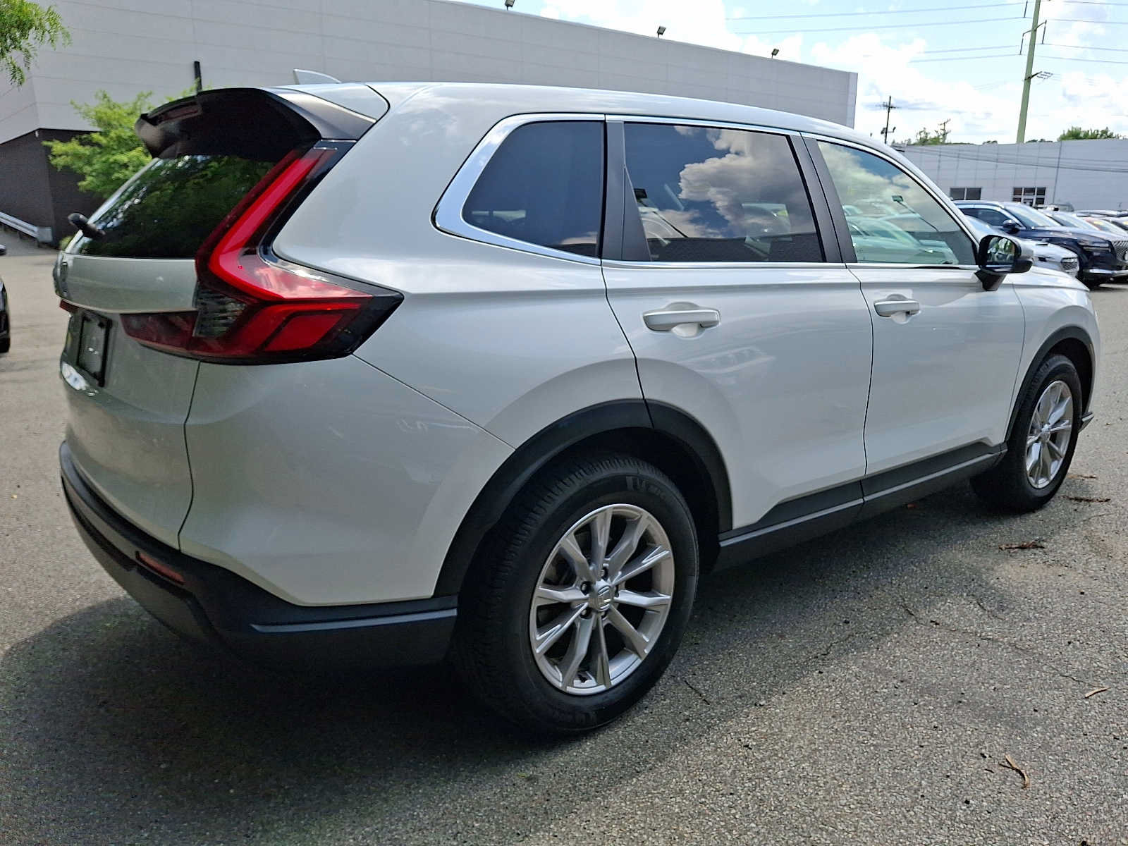 Used 2023 Honda CR-V EX image 4