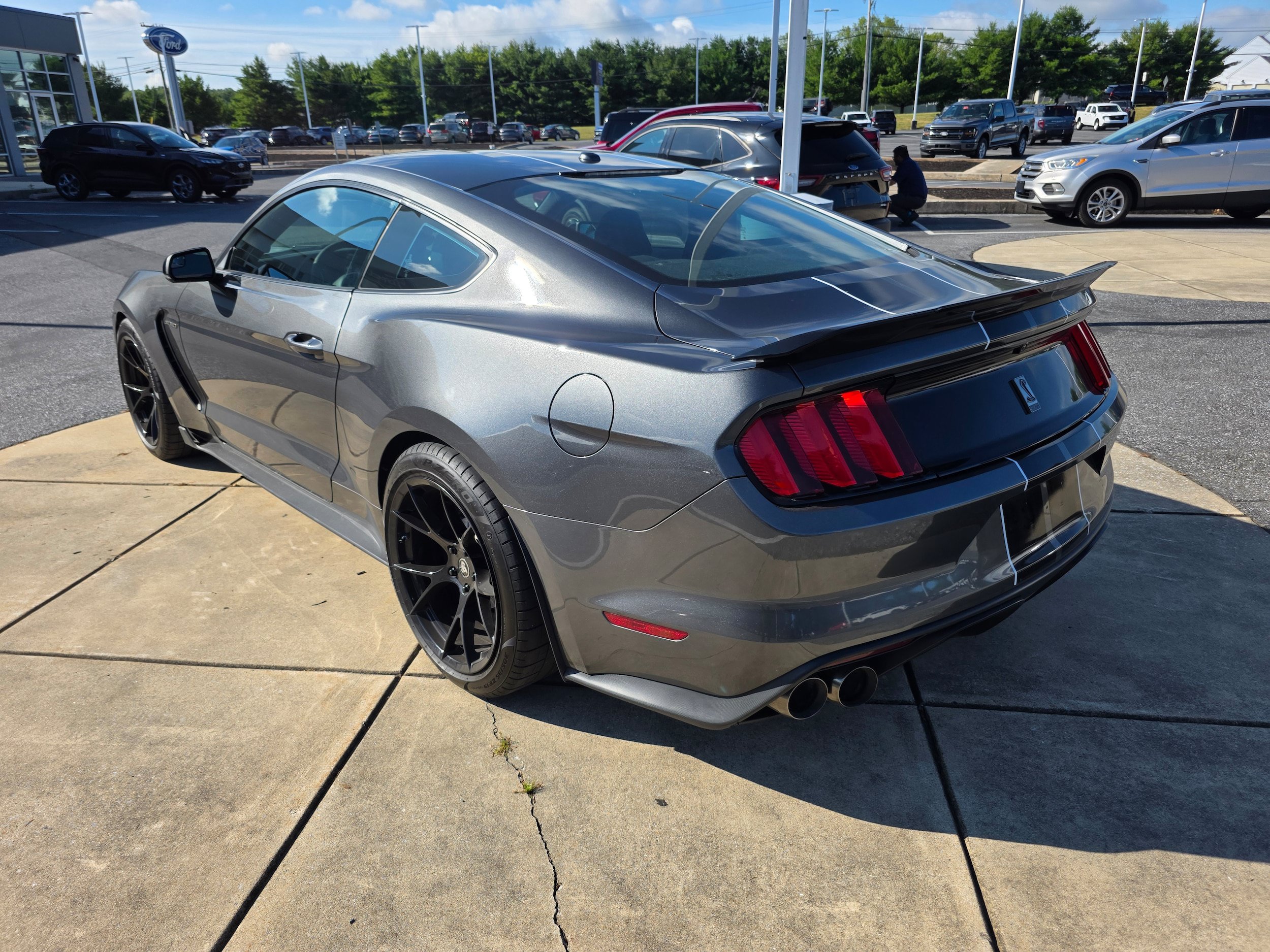 Certified 2018 Ford Mustang Shelby GT350 w/ Convenience Package RWD image 3
