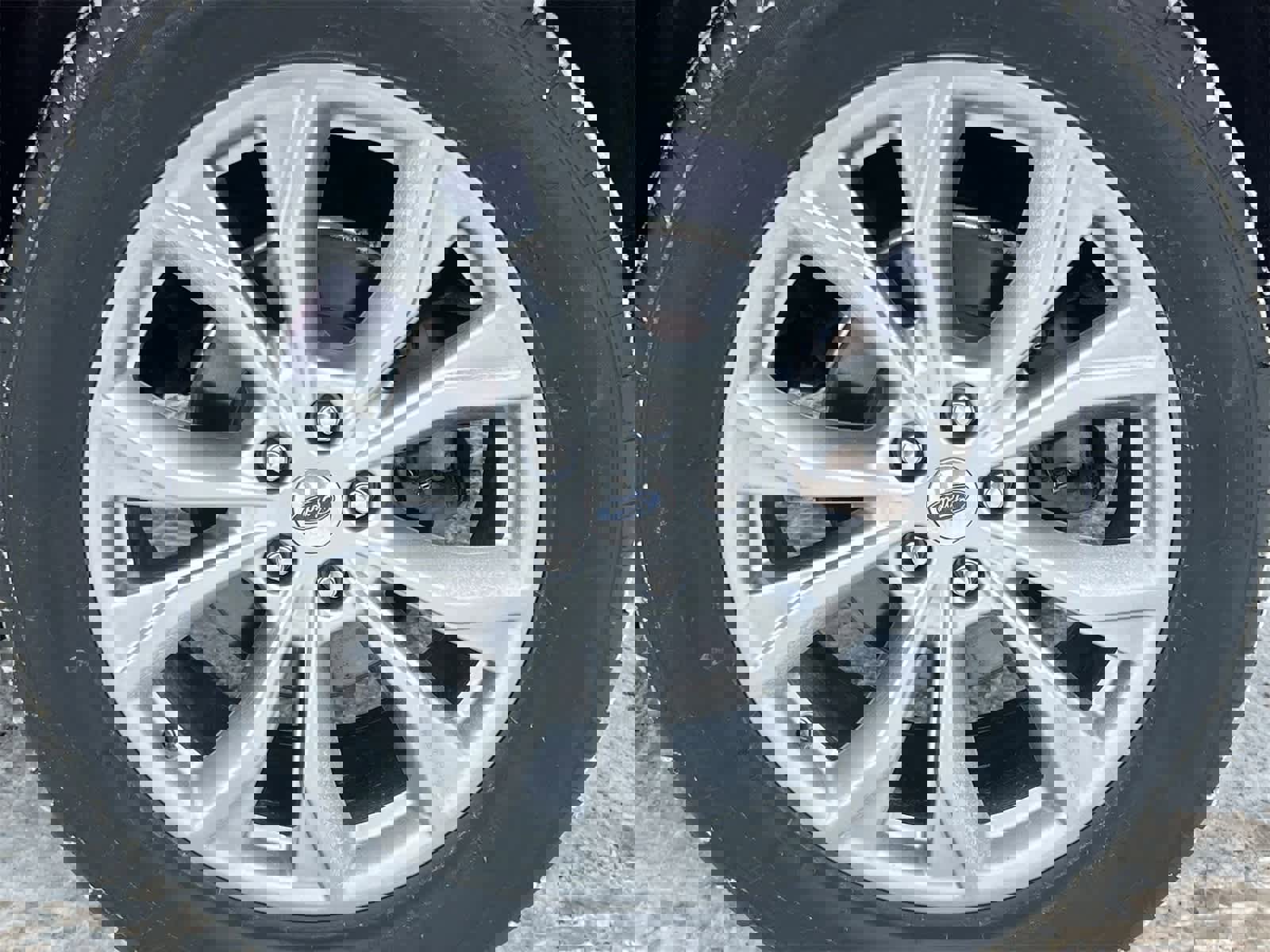 Used 2020 Ford Explorer XLT w/ Equipment Group 202A image 14