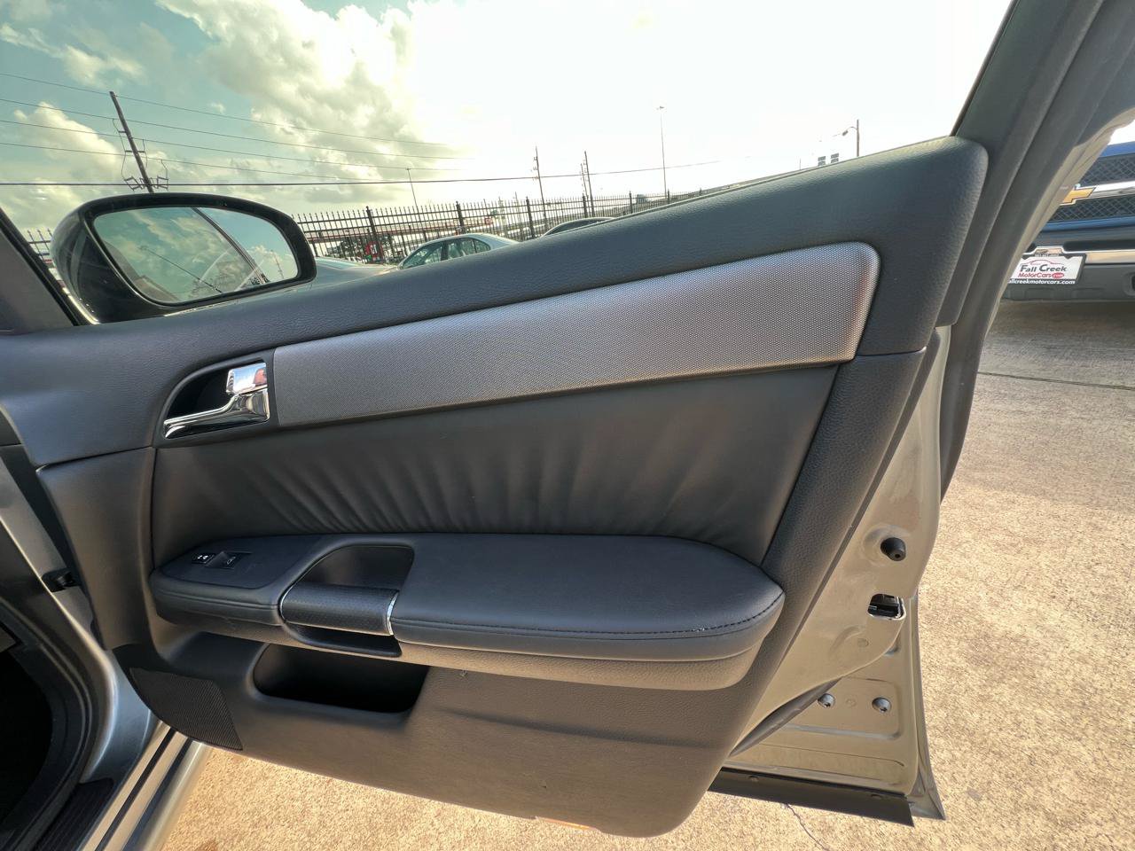 Used 2007 INFINITI M45 Sport w/ Technology Pkg RWD image 19