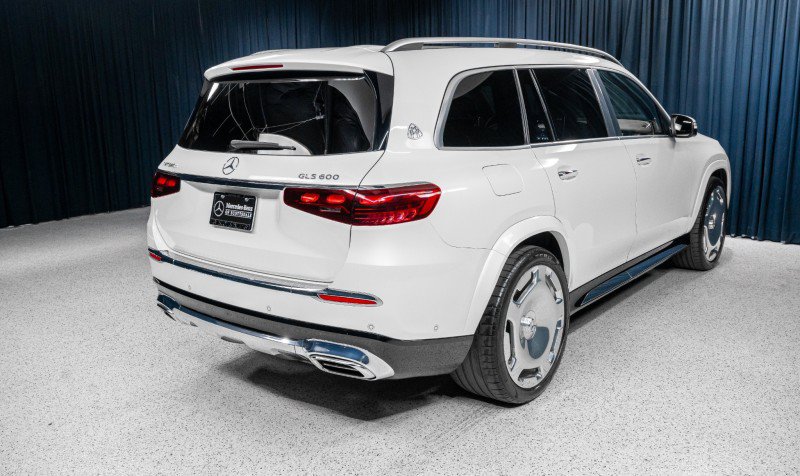 Certified 2024 Mercedes-Benz Maybach GLS 600 4MATIC image 4
