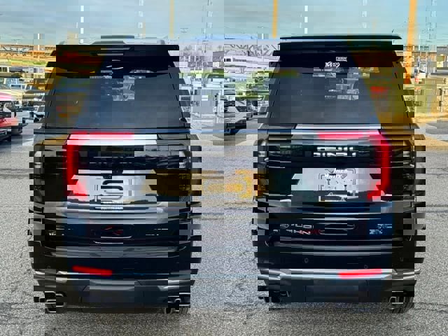 New 2026 GMC Yukon XL Denali w/ Denali Reserve Package image 7