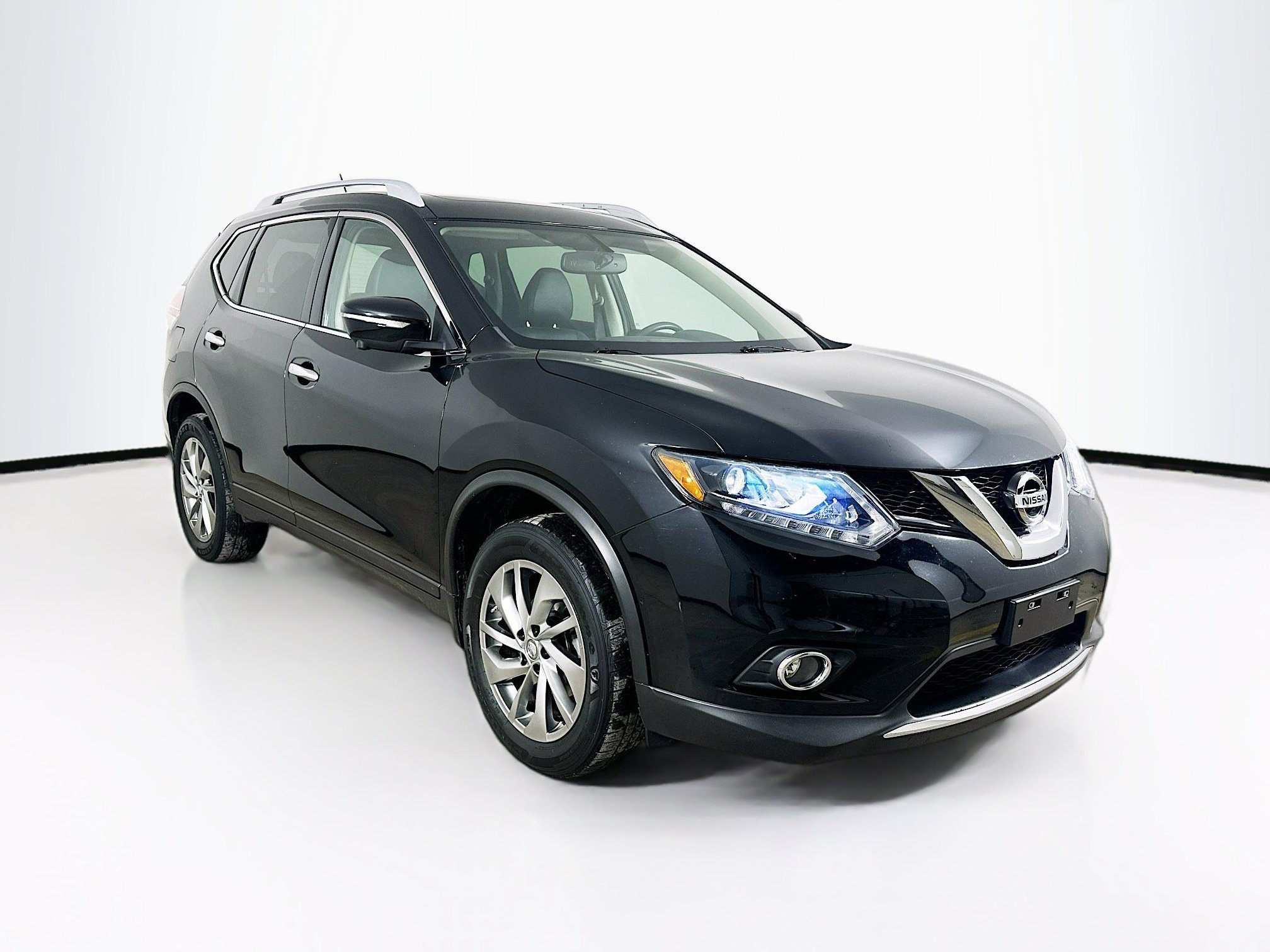 Used 2015 Nissan Rogue SL w/ SL Premium Package image 3