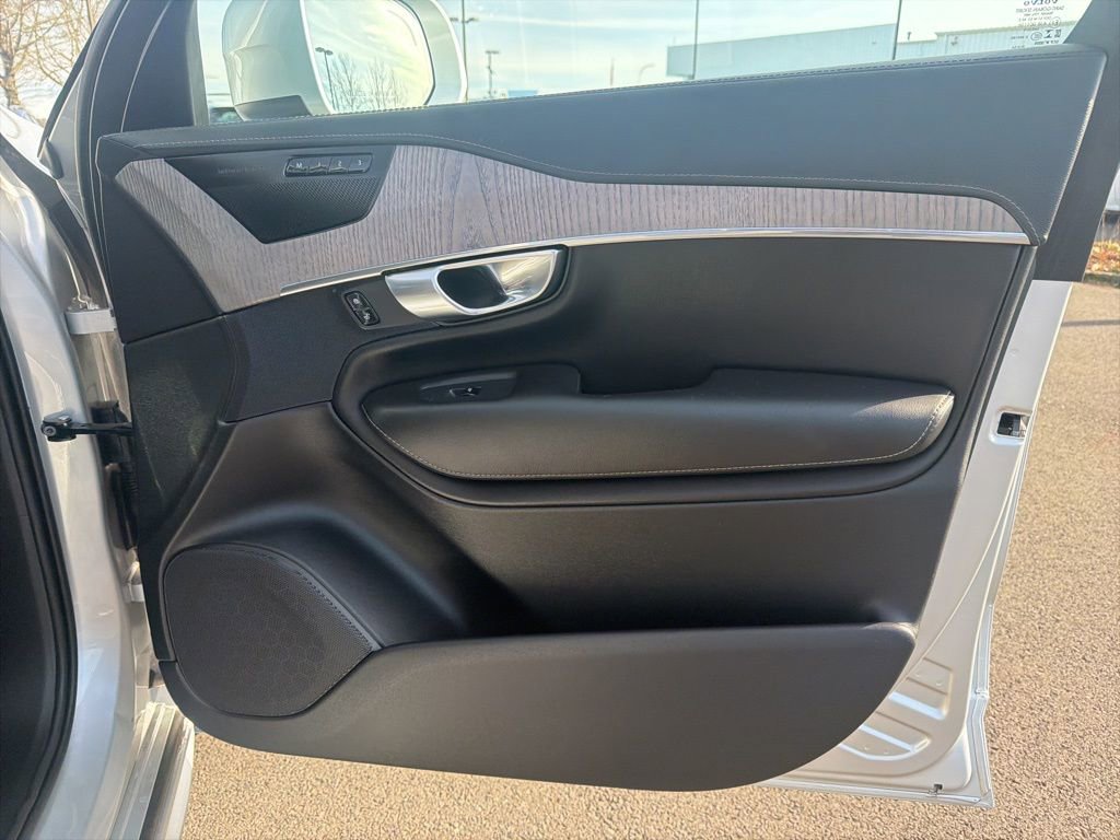 Used 2022 Volvo XC90 T6 Inscription w/ Advanced Package image 27