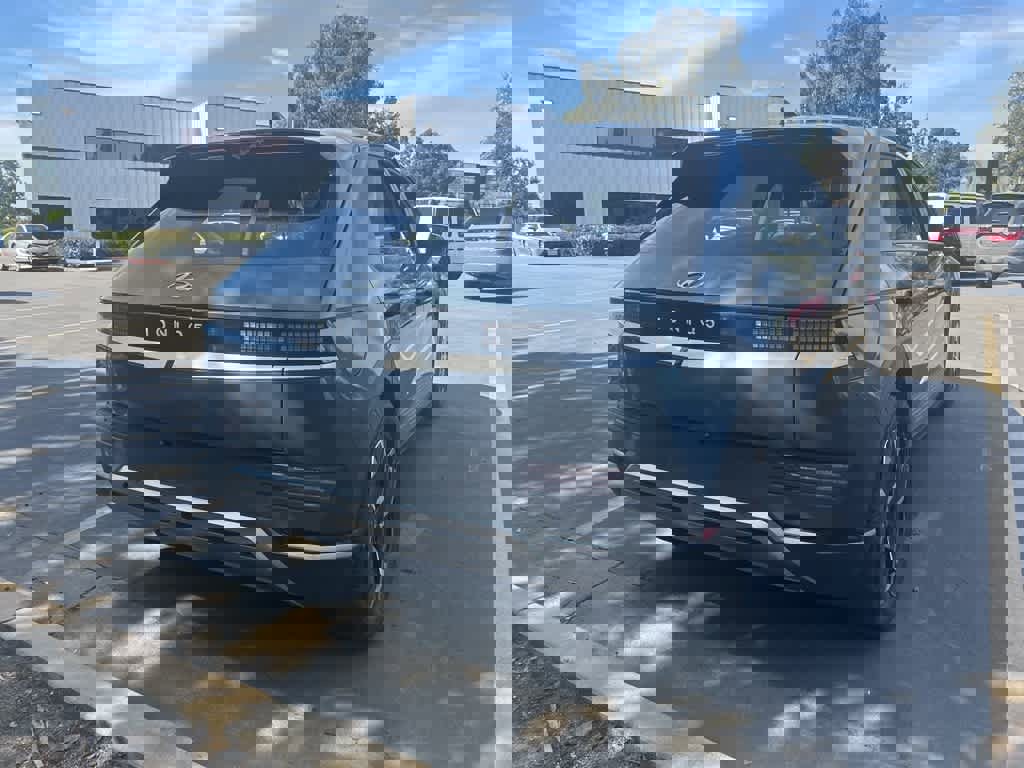 Used 2024 Hyundai Ioniq 5 SEL image 3