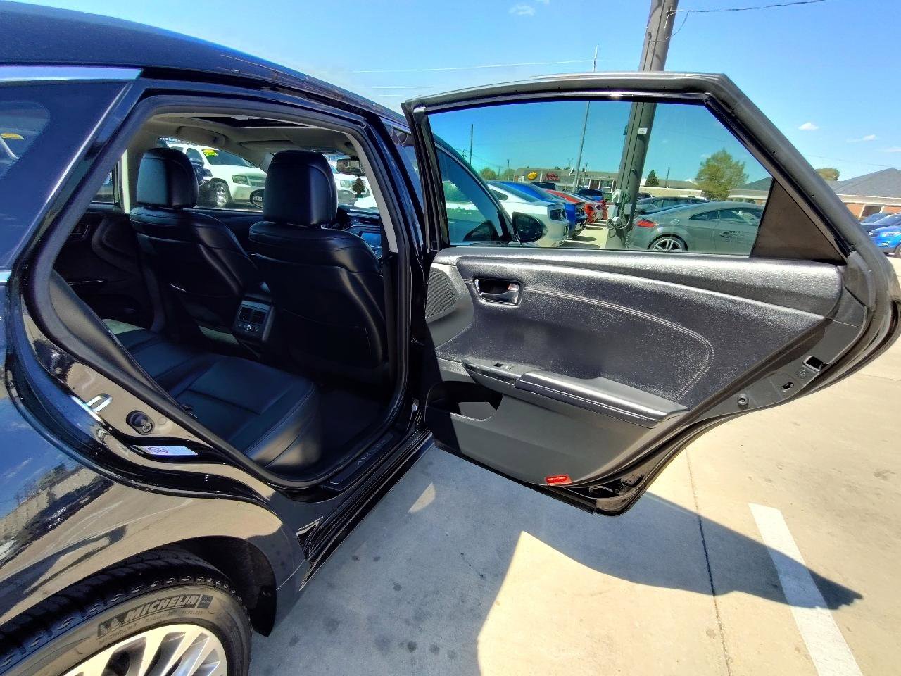 Used 2017 Toyota Avalon Limited FWD image 40