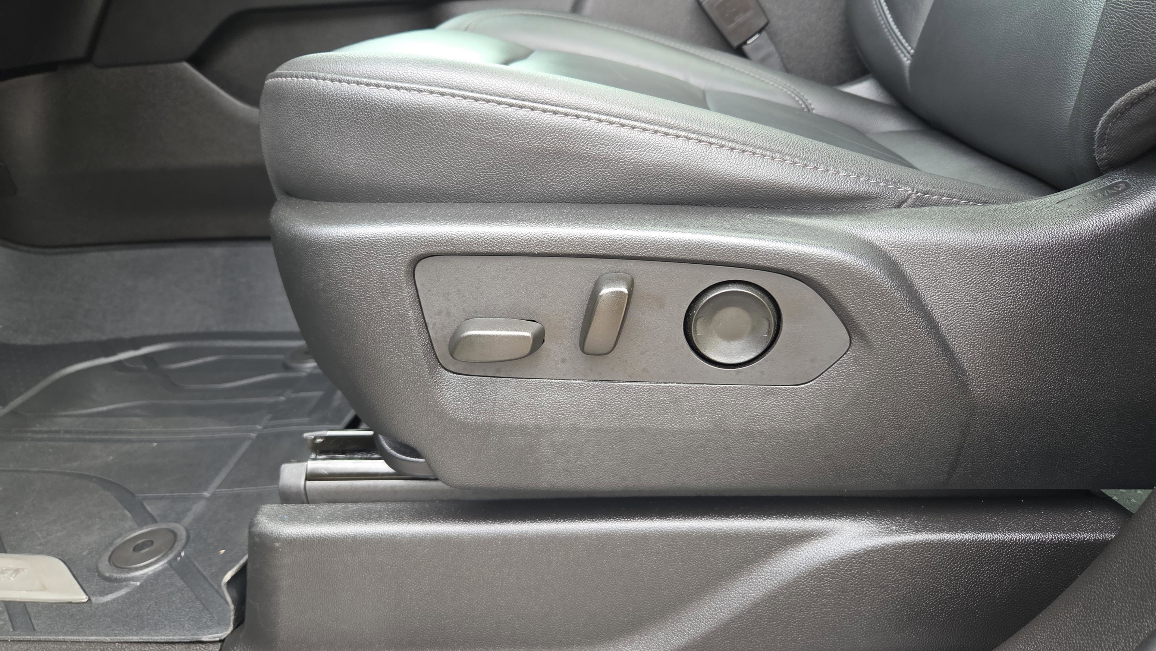 Used 2021 Chevrolet Tahoe LT AWD/4WD image 18