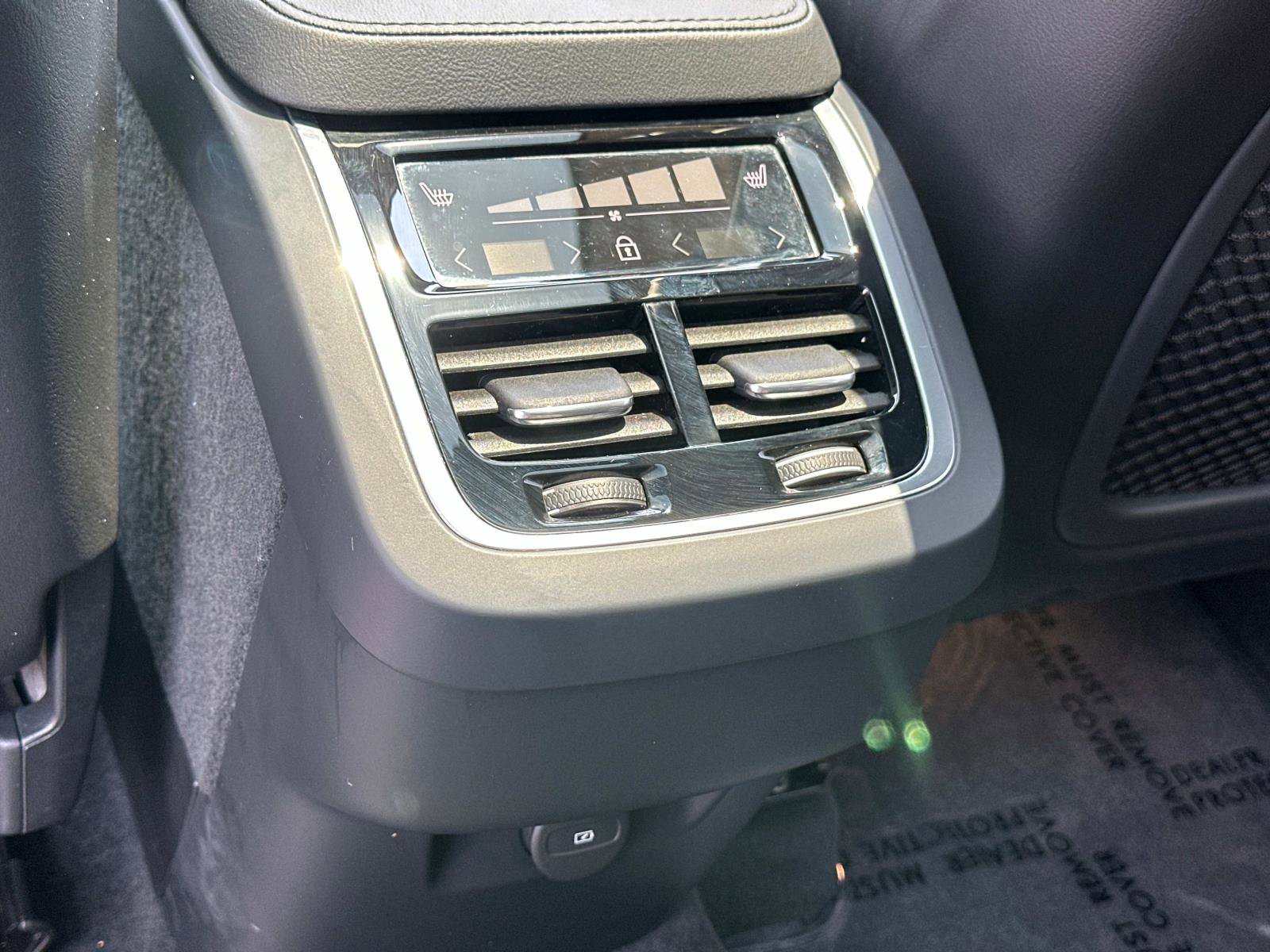 Certified 2025 Volvo XC90 B6 Plus image 22