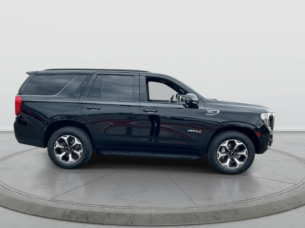 Used 2023 GMC Yukon AT4 w/ Technology Package AWD/4WD image 9