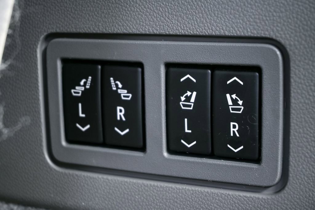 Used 2022 Cadillac XT6 Premium Luxury w/ Technology Package image 10