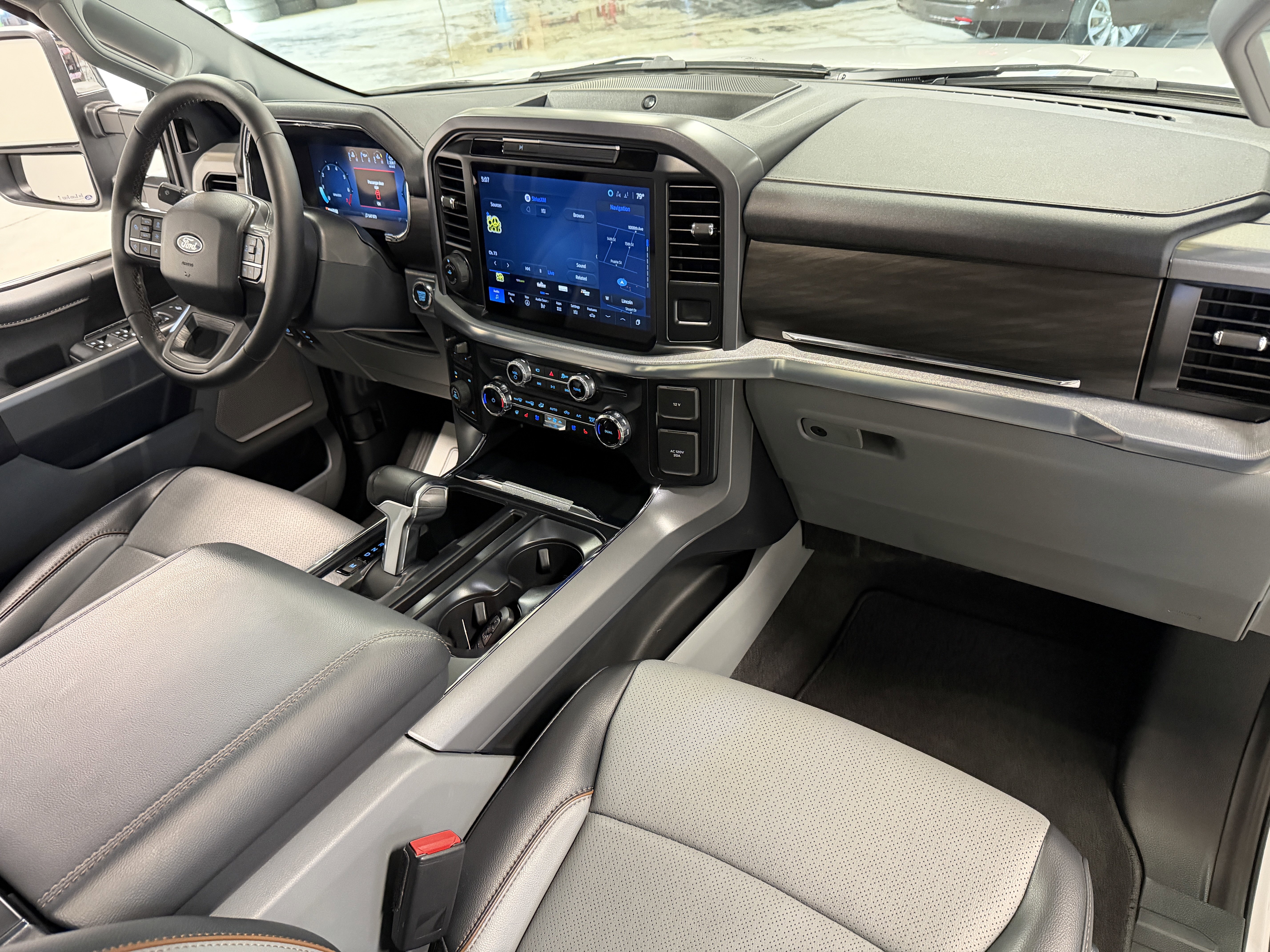 Used 2025 Ford F150 Lariat w/ Equipment Group 501A Mid image 24