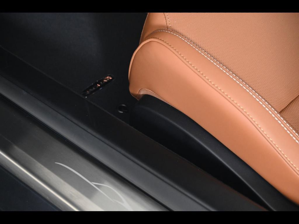 Used 2024 Jaguar F-TYPE R AWD/4WD image 17